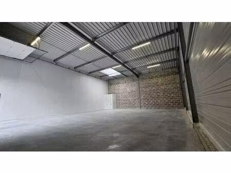 location bureaux et commerces à oissel (76350) : à louer / 158m² oissel