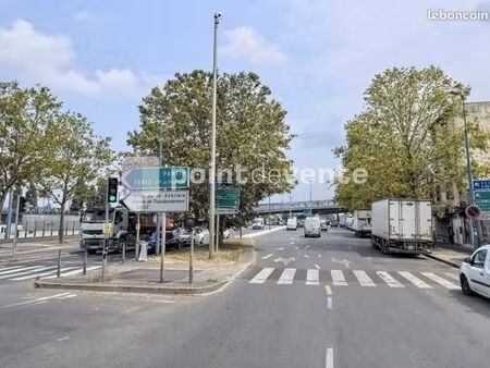 local commercial 1 640 m²