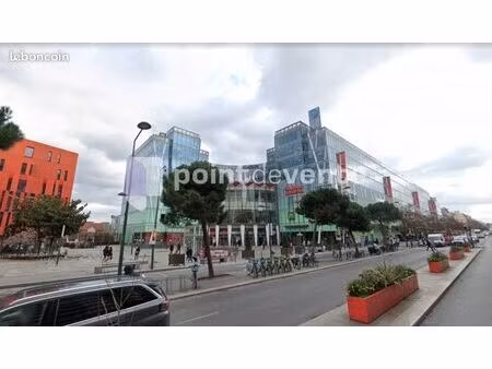 commerce habillement/textile 160 m²