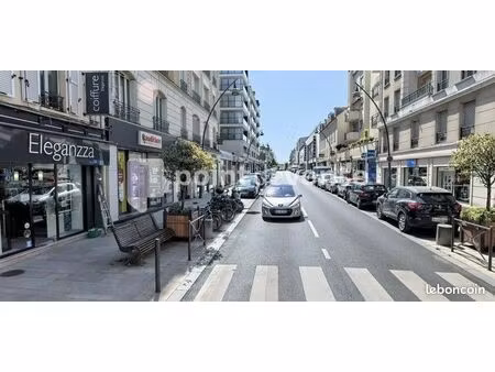 local commercial 220 m²