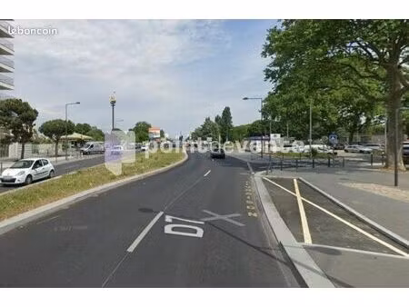 local commercial 200 m²