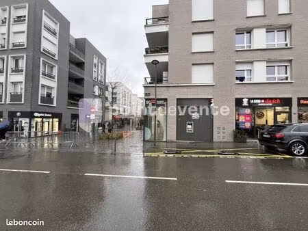 commerce beauté/coiffure 68 m²