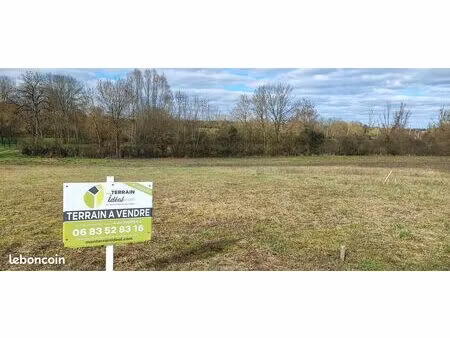 terrain 1099 m² fussy