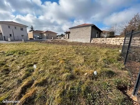 terrain 335 m² roche