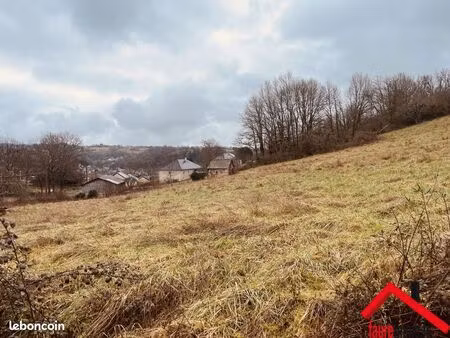 terrain 1400 m² objat