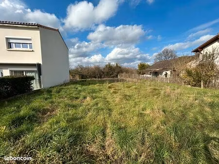 terrain 633 m² sainte eulalie