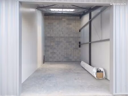 entrepot atelier box 30 m2 8min de la rochelle