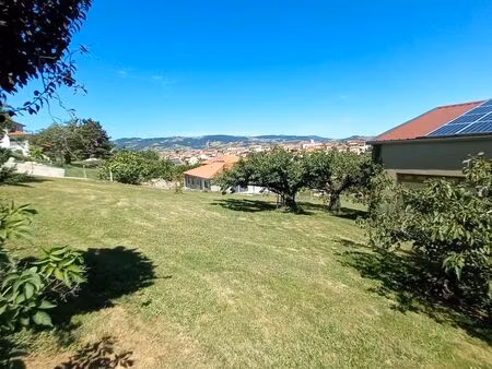 terrain à construire de 932 m2