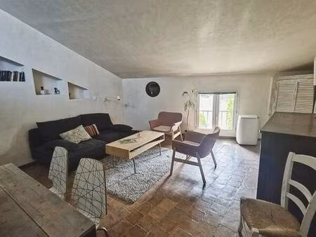 lourmarin  beau duplex rénové   lumineux.