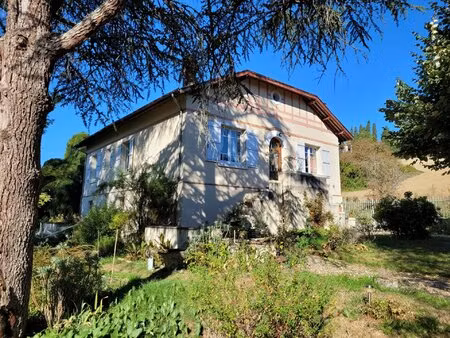 exclusivité - belle opportunité pour cette grande maison