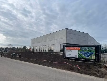 unité pme de 198 m² à vendre/louer à terbiest  saint-trond