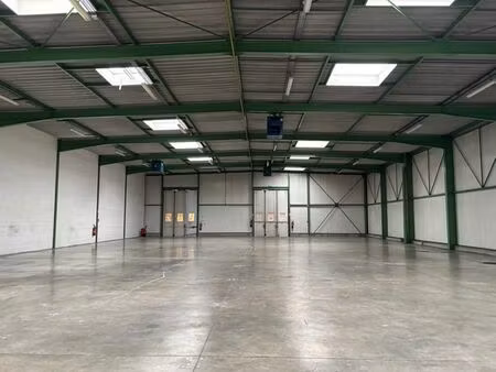 location local d'activités st thibault des vignes 3 558 m²