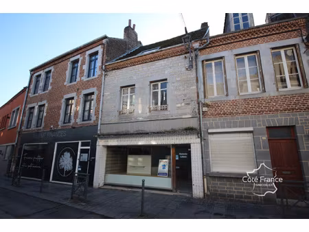 givet local commercial avec appartement  en hyper centre