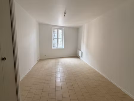 studio de 31 09 m2  quartier villebourbon