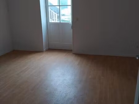 location appartement 1 pièce 30 m² à lignac (36370)
