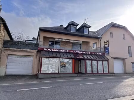 local tres grande visibilite toute activite