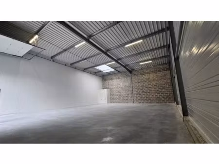 location locaux professionnels 157.5 m² à oissel (76350)  1 050 €