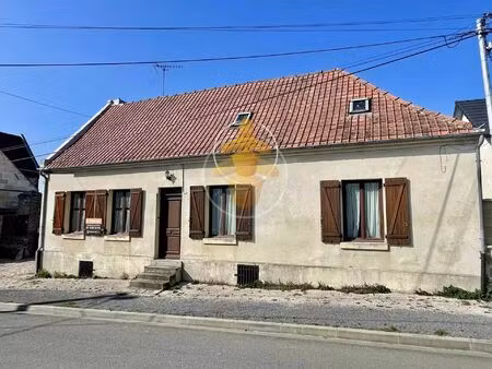 vente maison 5 pièces 150 m2 à versigny