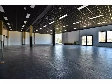 multifunctioneel bedrijfspand (ca. 450m²) te hamme.