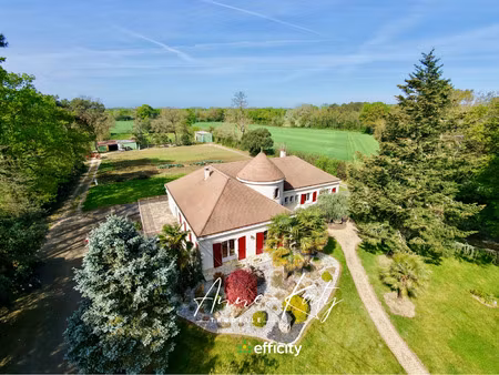maison 8 pièces - 252 m²