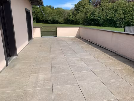 local professionnel de 98 m² à serre-les-sapins