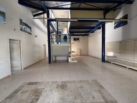 location commerce 320 m² à montauroux (83440)