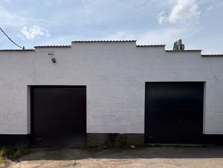 entrepôt à louer à proximité de gosselies 160m2