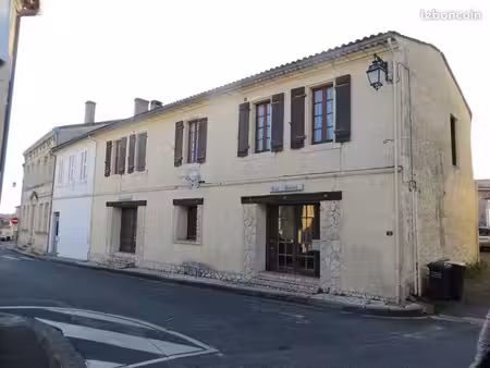 bâtiment au centre ville