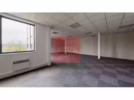 coignieres (78) - a vendre bureaux occupes 464 m²