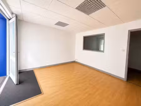 location bureau 135 m² à montlouis-sur-loire (37270)