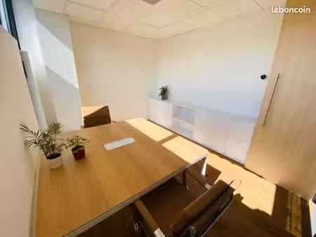 bureau à louer dans centre d'affaires