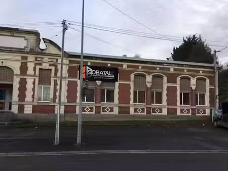 à louer fonds de commerce 626 m² – 2 000 € |caudry
