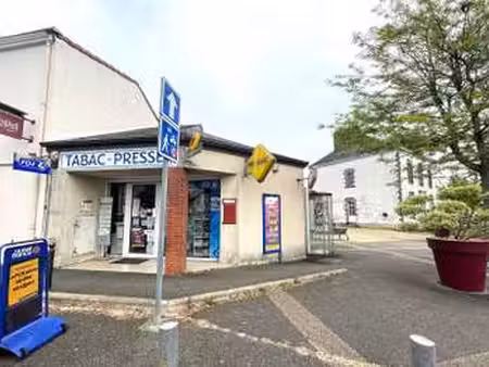 vente bureaux et commerces à la varenne (49270) : à vendre / 66m² la varenne