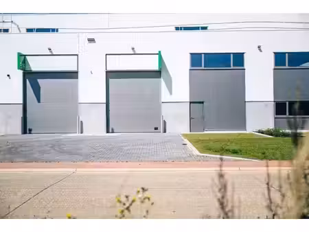 namur – ecolys | entrepôt 228m² + mezzanine 78m²