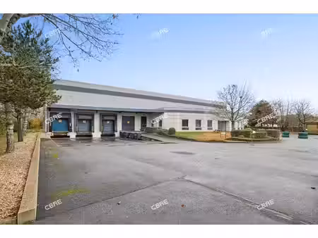 location entrepôt / local d'activités lisses 3 167 m²