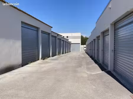 garage/box fos sur mer