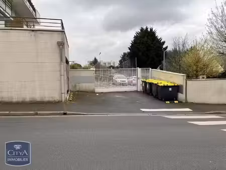parking à louer - joué-lès-tours (37) - 40€