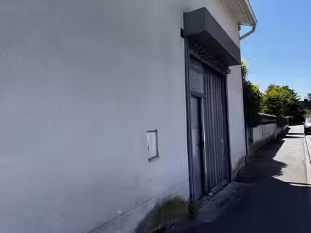 local commercial / professionnel à rénover