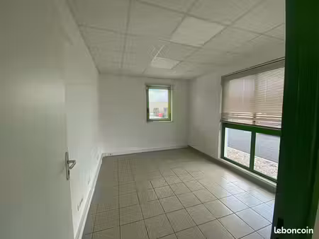 local 268 m² la chapelle heulin