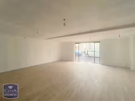 local commercial à louer 210 m² - libourne (33) - 1 390€