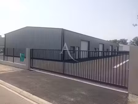 a sallertaine - a louer local artisanal de 150 m² à 300 m²
