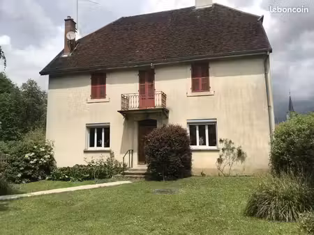 propriété 6 pièces 216 m²