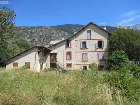 maison de luxe à vendre à saint-crépin