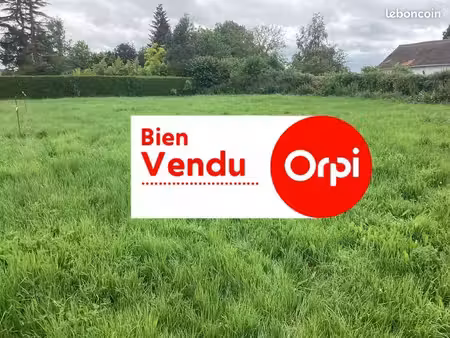 terrain 1 099 m² nomain