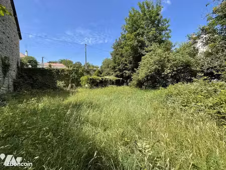 terrain 813 m² beze