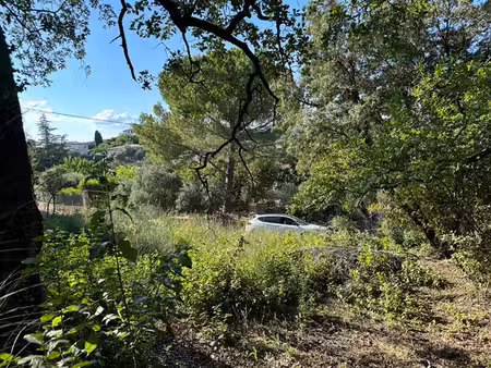 terrain constructible de 630 m2 environ