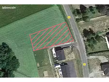 terrain 1021 m² laon