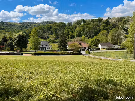 terrain constructible de 2050 m2