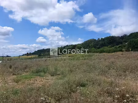 terrain reynies 707 m2