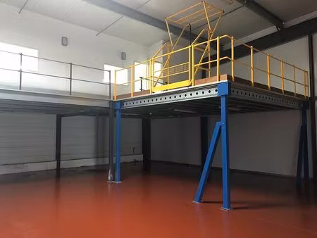 location local d'activités yvrac 330 m²